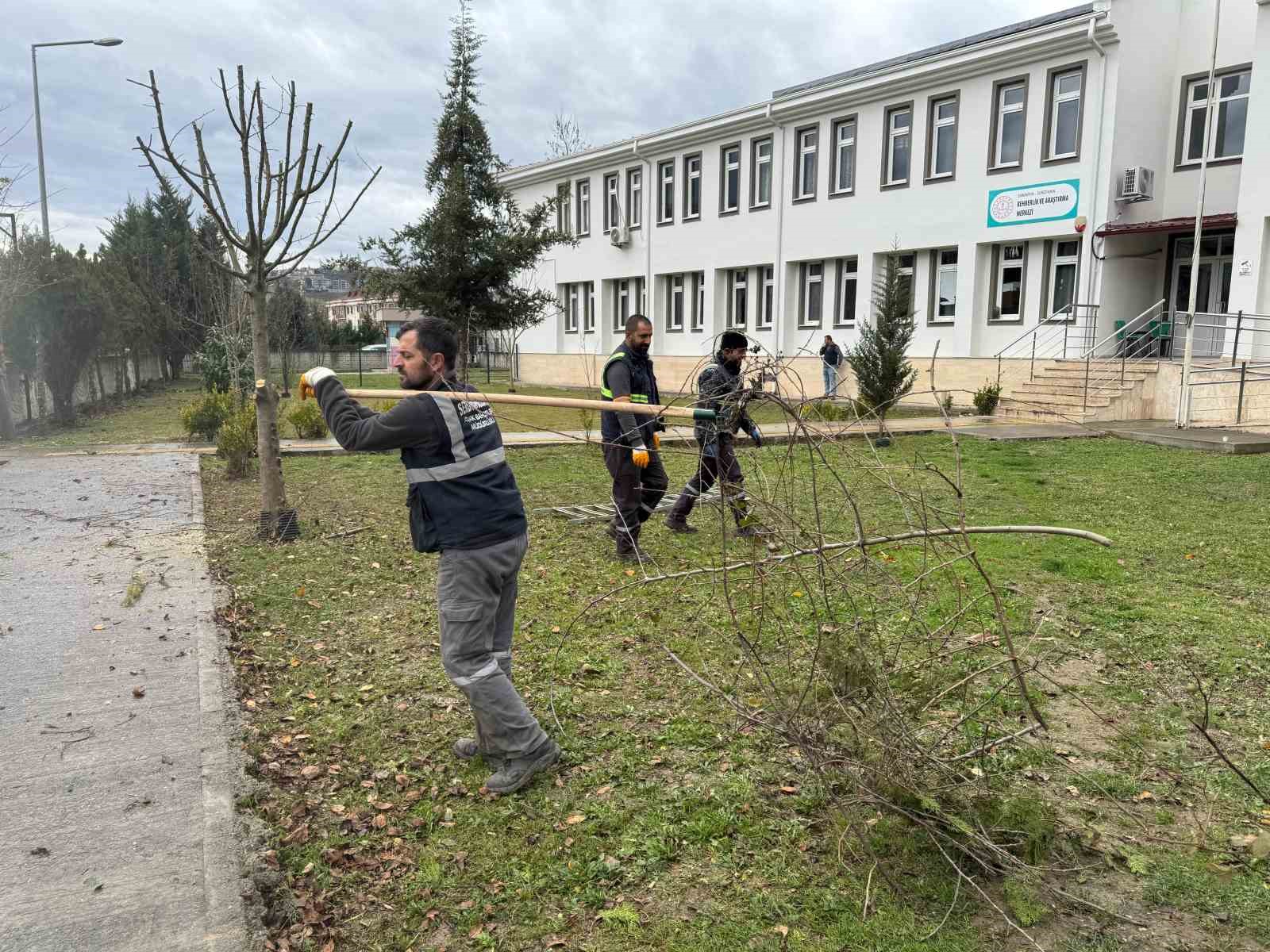 Serdivan Belediyesi’nden RAM Bahçesi’nde çalışma
