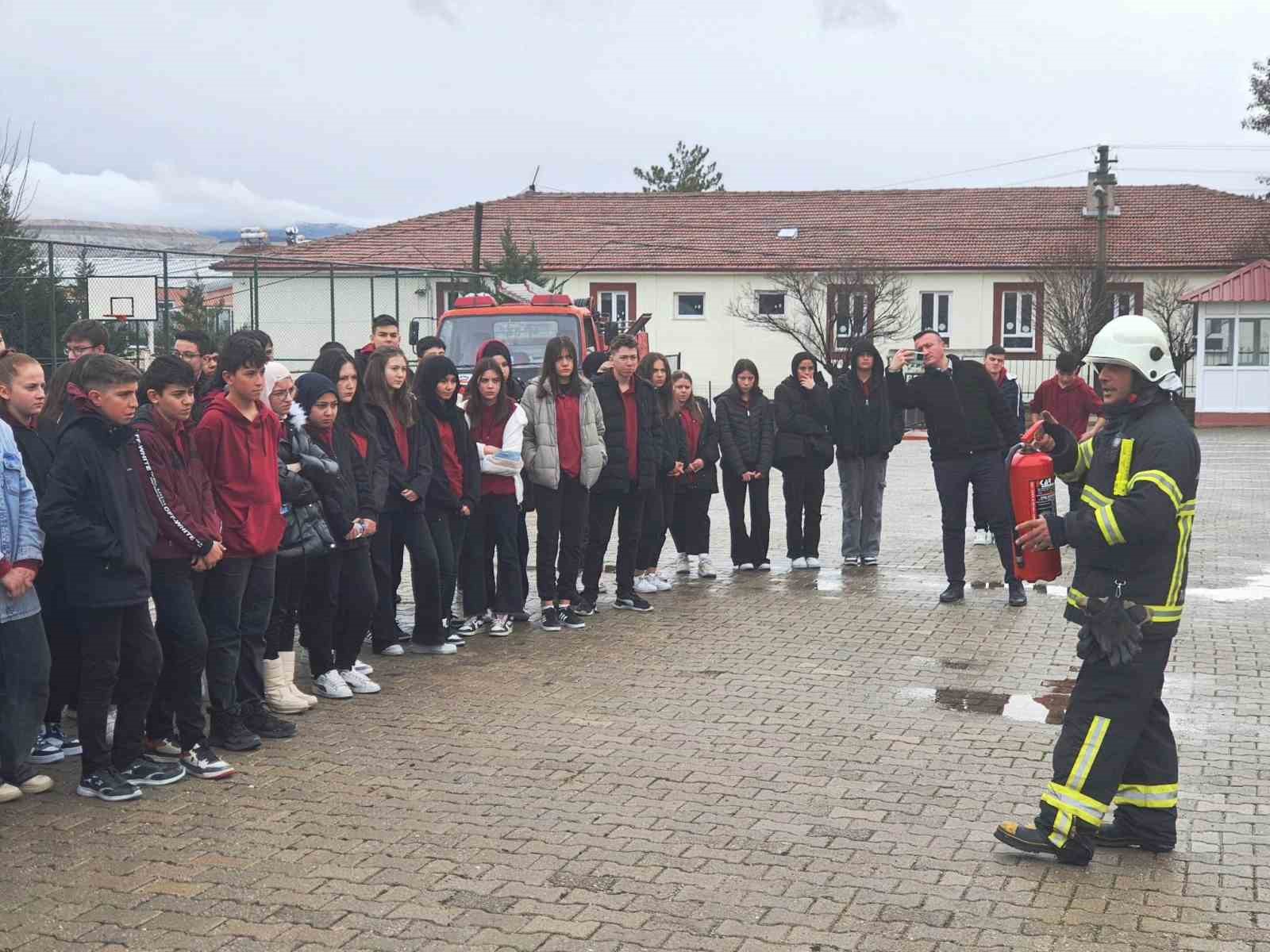 Hisarcık Anadolu Lisesi’nde yangın tatbikatı
