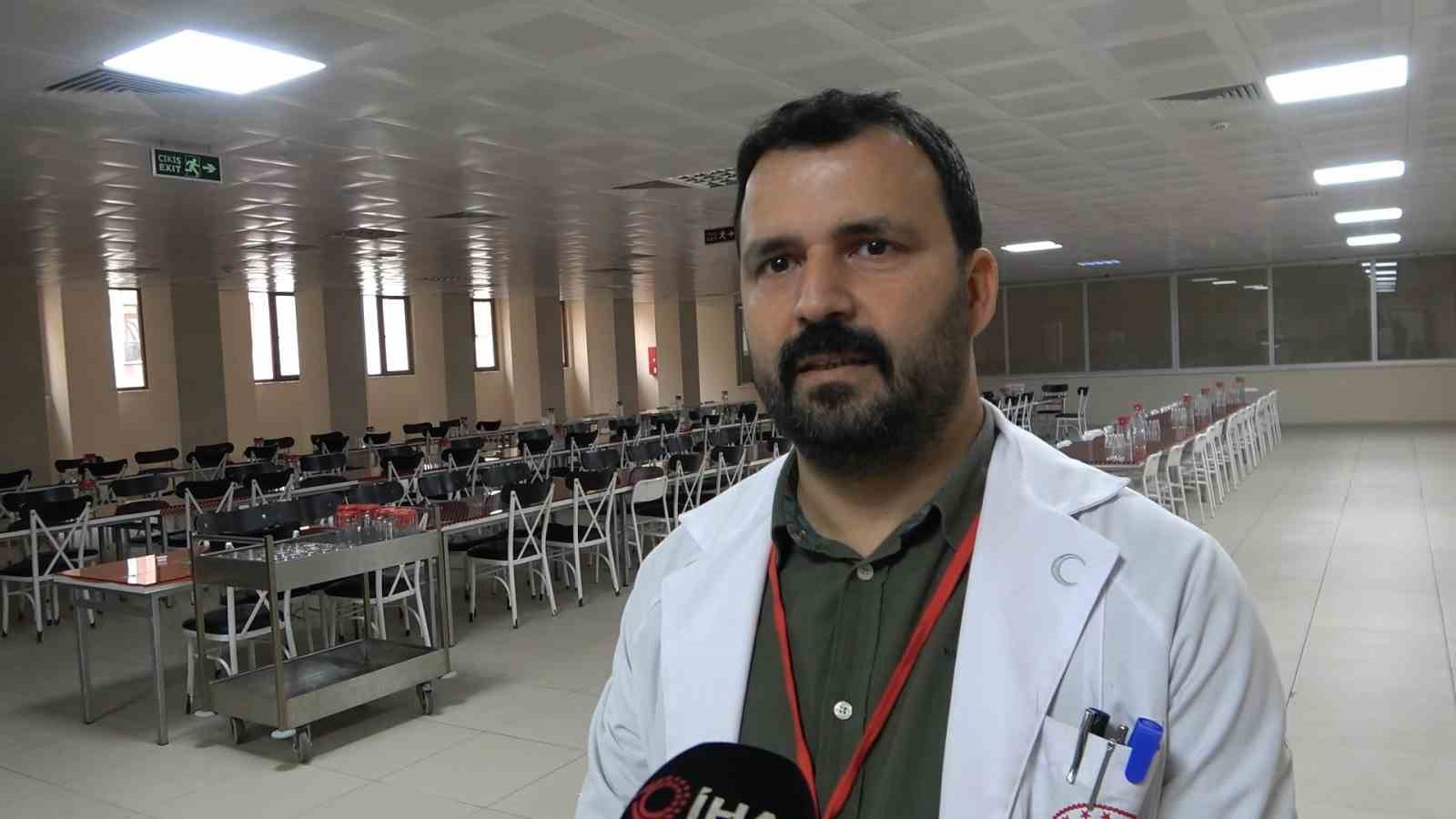 Heimlich manevrası ile &ouml;ğrenciyi kurtaran Kahraman &ouml;ğretmen o anları anlattı
