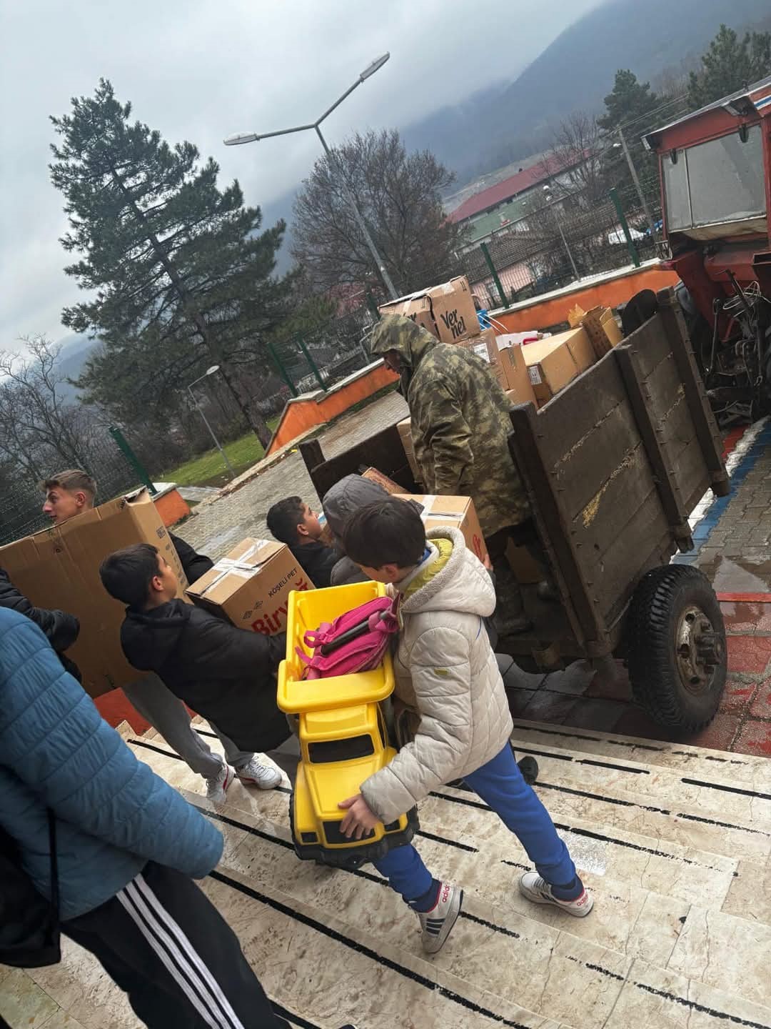 Kırklareli&rsquo;nden Hatay&rsquo;daki depremzede &ouml;ğrencilere oyuncak g&ouml;nderildi
