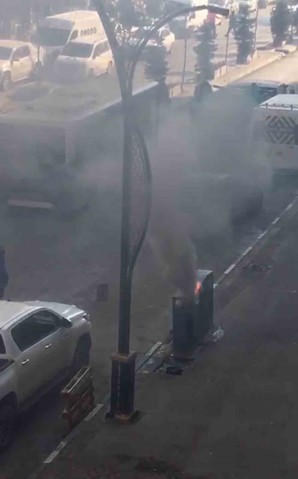 Y&uuml;ksekova&rsquo;da elektrik panosu alev alev yandı
