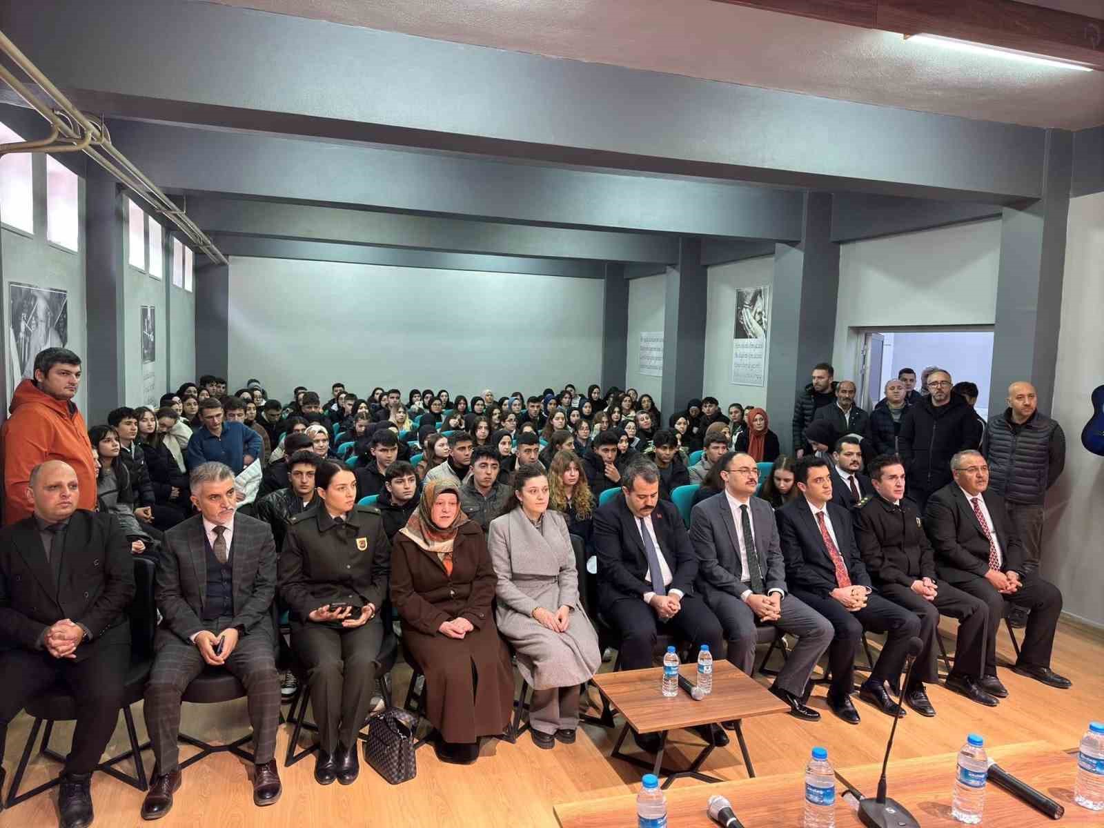 Şehit Teğmen Dağlı’nın ismi konferans salonuna verildi