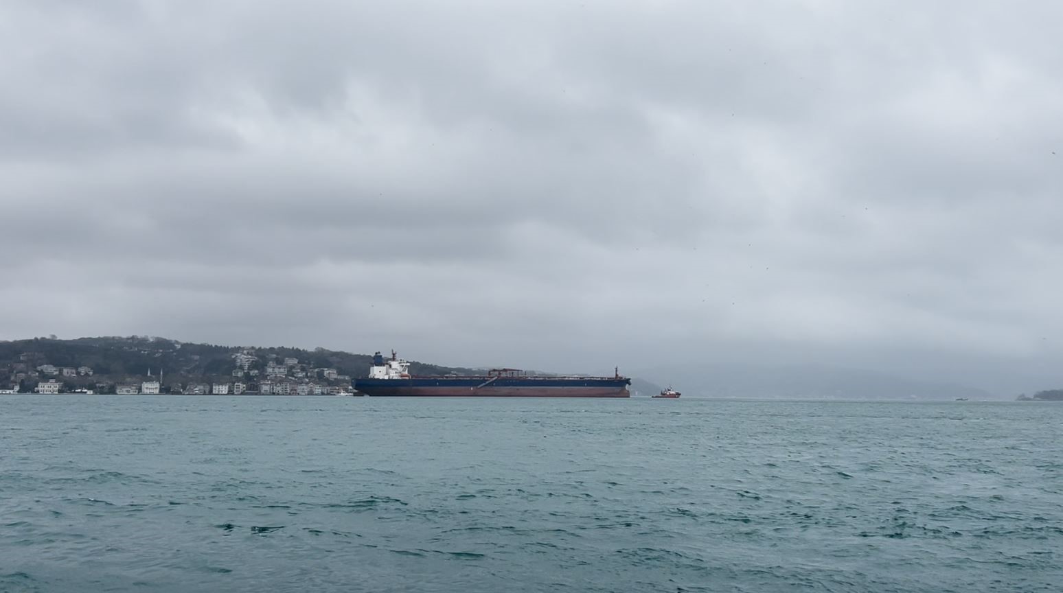 İstanbul Boğazı’nda tanker arızası yaşandı, gemi trafiği durduruldu