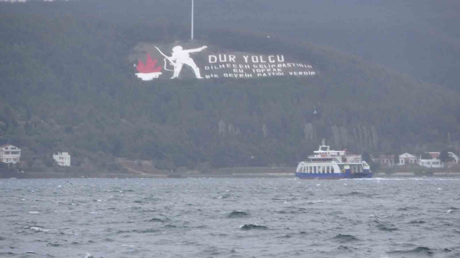 Çanakkale’de feribot seferlerine fırtına engeli