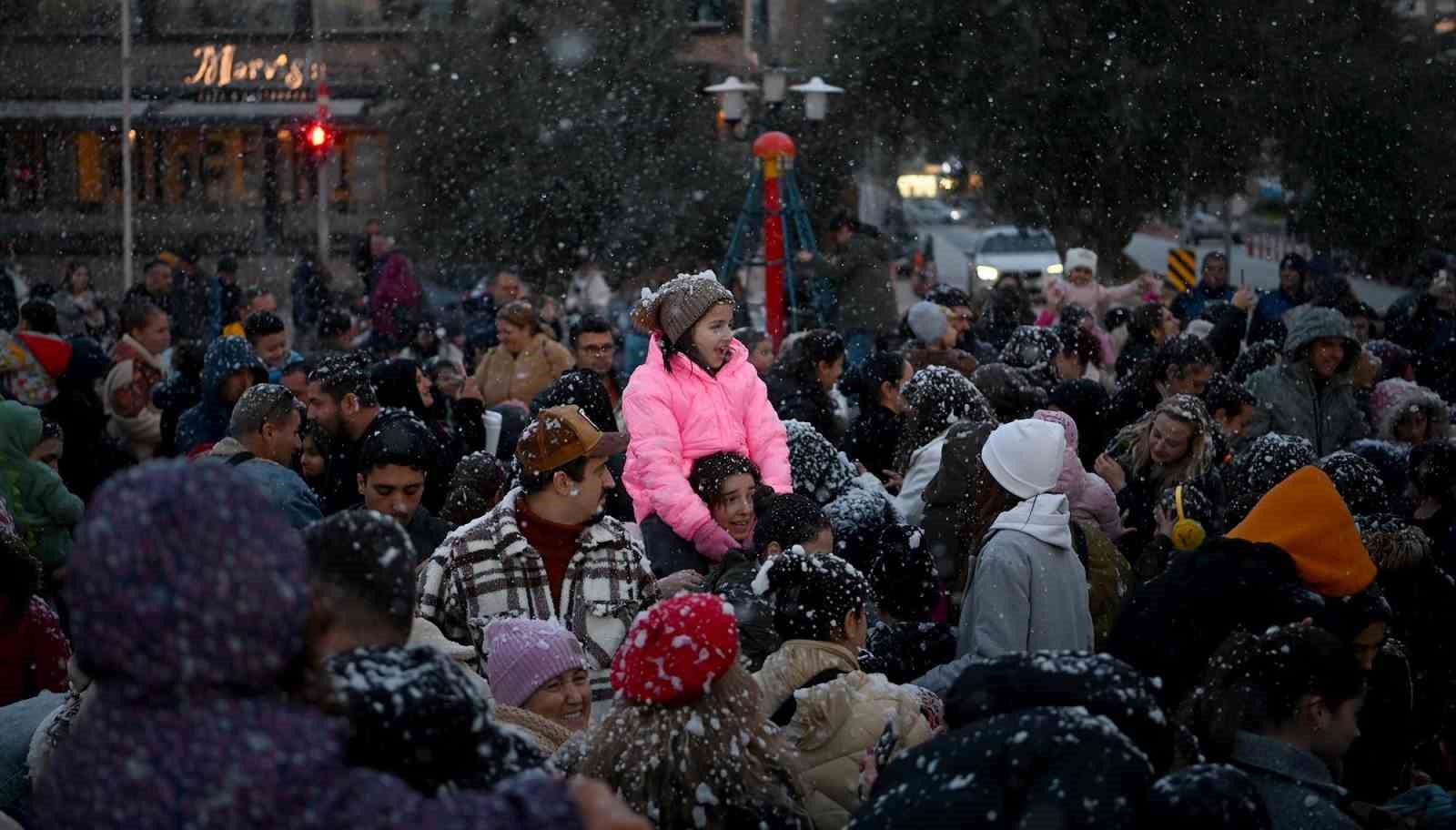 Kuşadası’na yeni yıl erken geldi