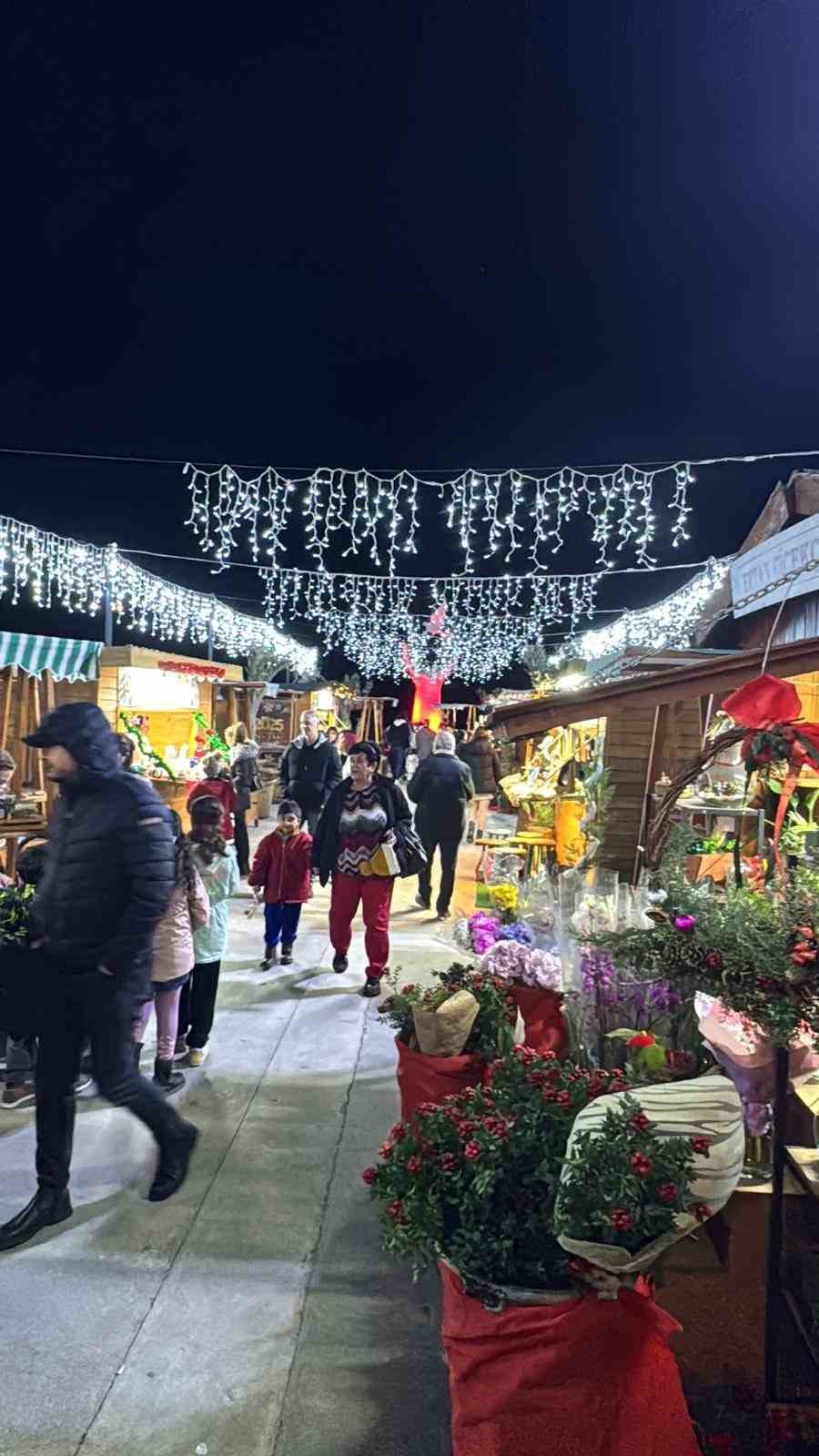 Kuşadası’na yeni yıl erken geldi
