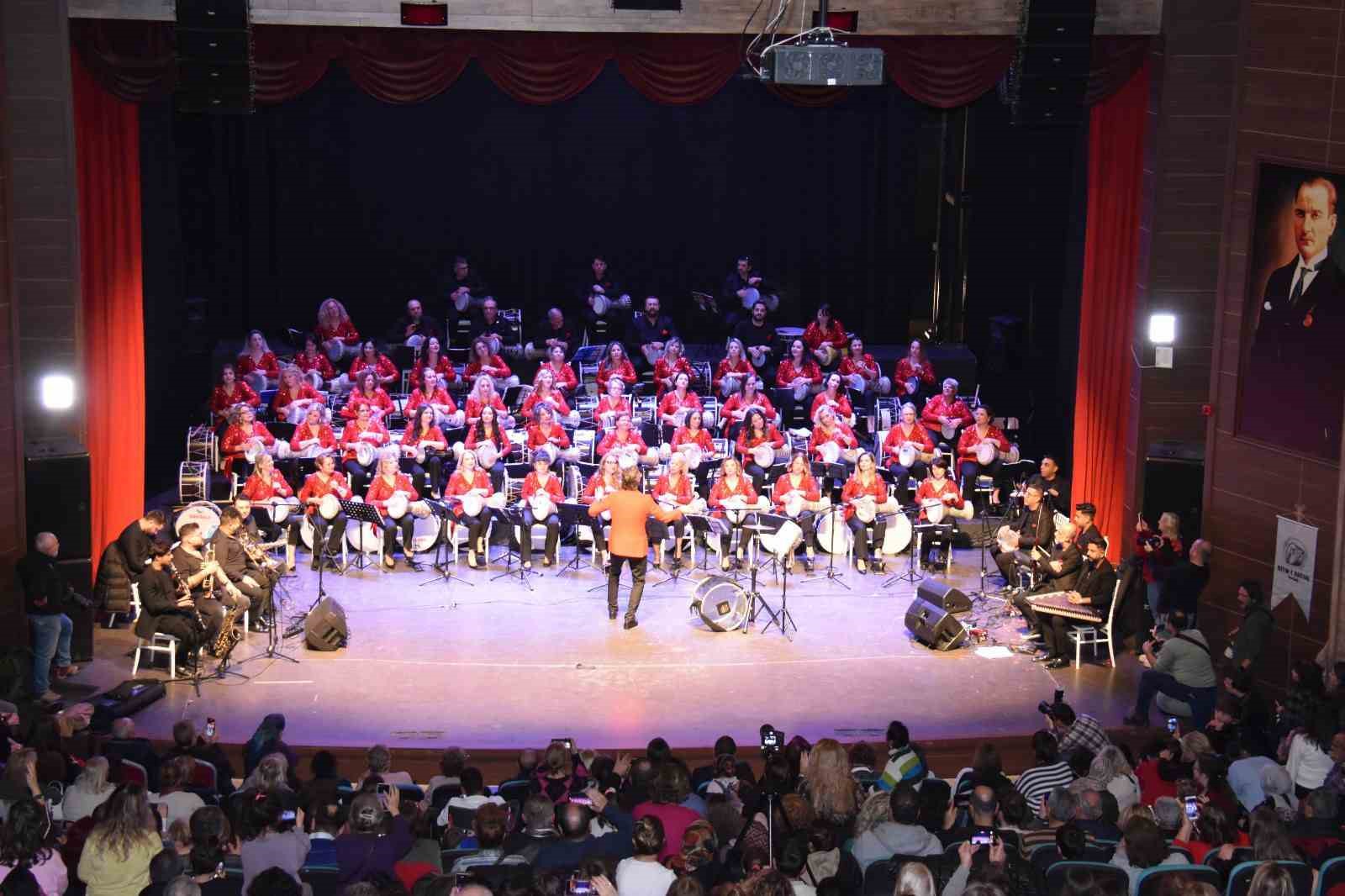 Tekirdağ’da Ritmi Ahenk Topluluğu konseri