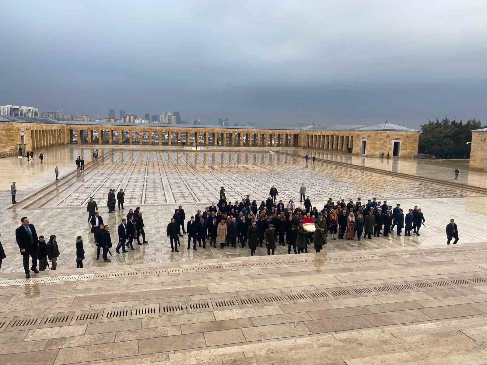 Ankara Valisi Şahin ve ABB Başkanı Yavaş, Atatürk’ün Ankara’ya gelişinin 105. yılı dolayısıyla Anıtkabir’i ziyaret etti
