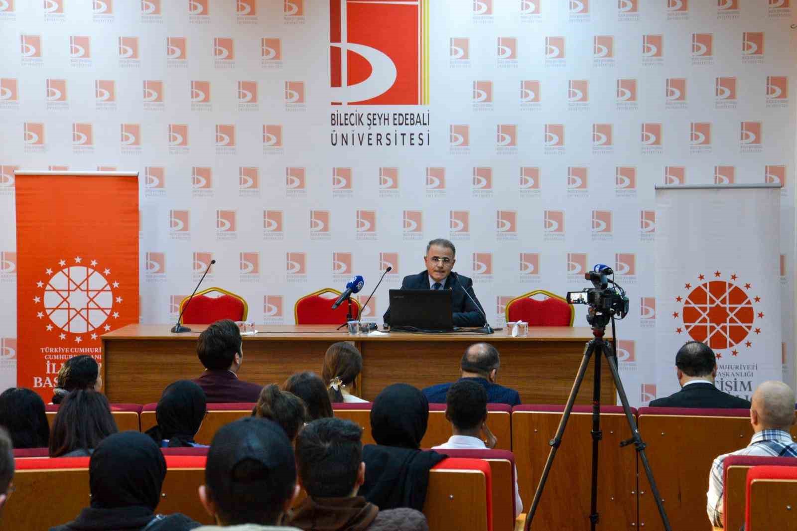 Bilecik&rsquo;te "T&uuml;rkiye Y&uuml;zyılı Vizyonuyla Kariyer Gelişiminde İletişim ve Dezenformasyonla M&uuml;cadele" semineri
