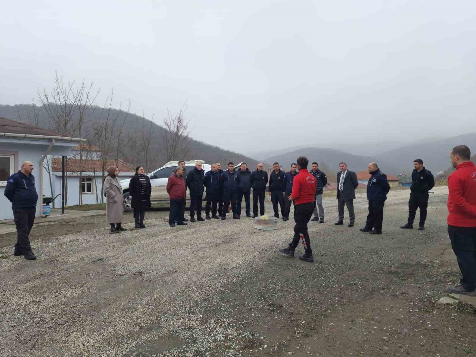 Bozüyük Belediyesi İtfaiyesi’nden Cezaevi personeline yangın eğitimi
