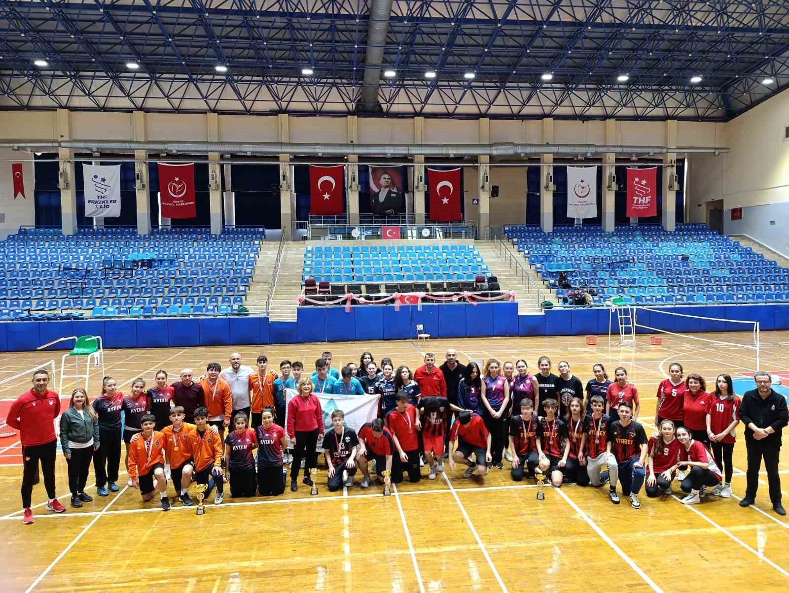 Aydın’da gençler badminton il birinciliği heyecanı yaşandı