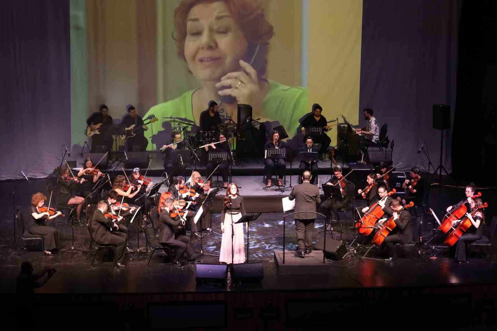 İlk kez bir Türk orkestrası, Toygar Işıklı’nın eserlerini seslendirdi