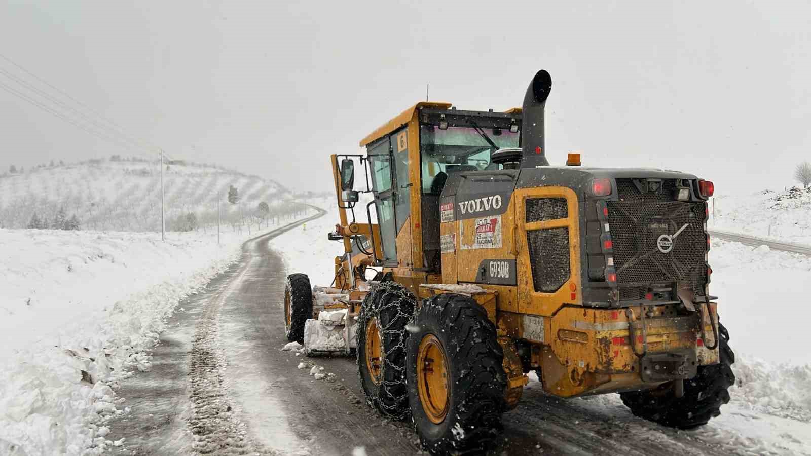 Kahramanmaraş&rsquo;ta karla m&uuml;cadele
