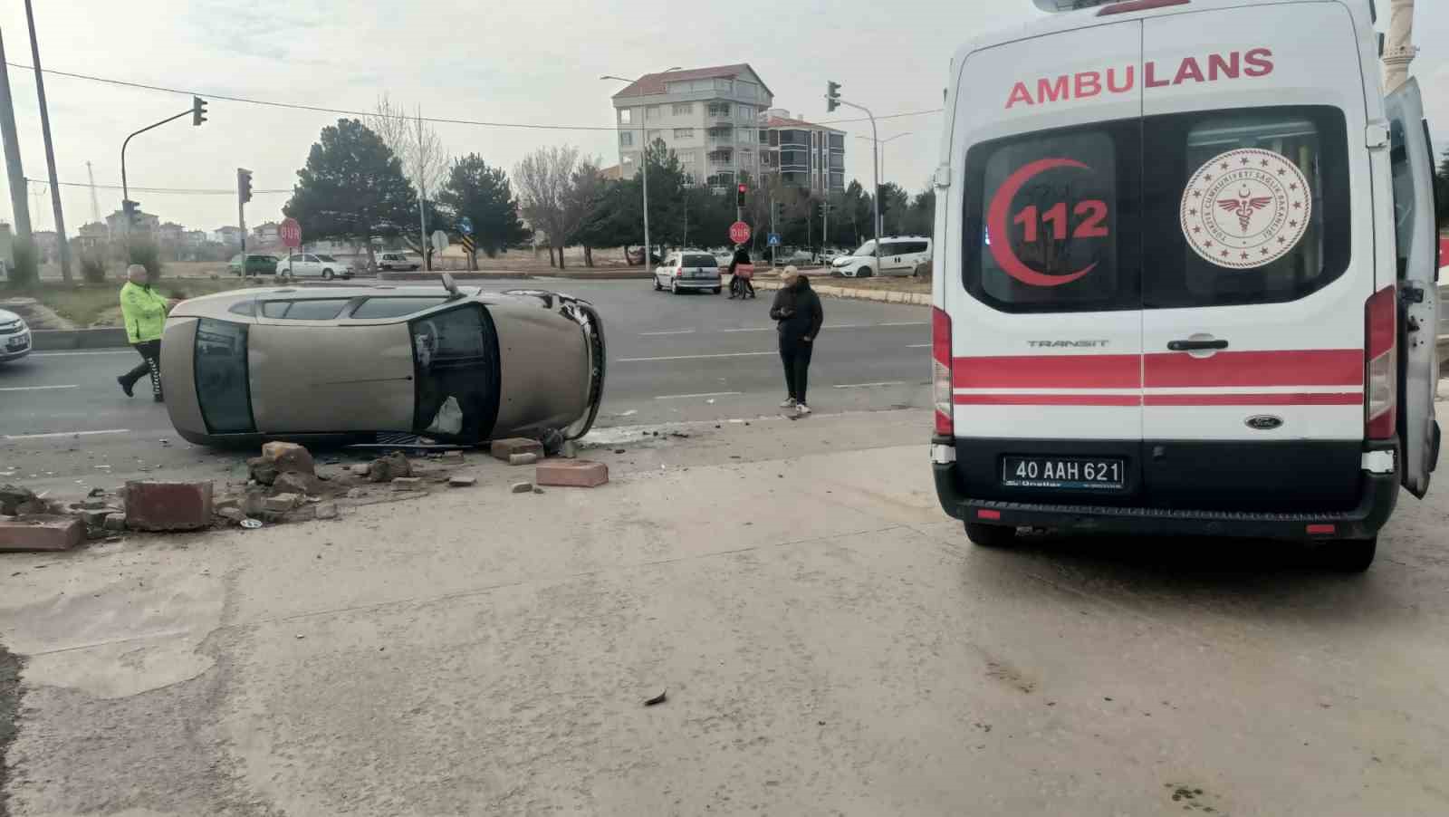 Kırşehir’de 2 otomobil çarpıştı: 2 yaralı
