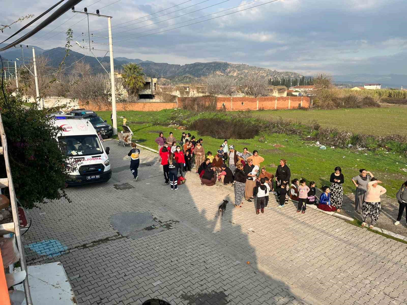 Şehit babasının evi alevlere teslim oldu
