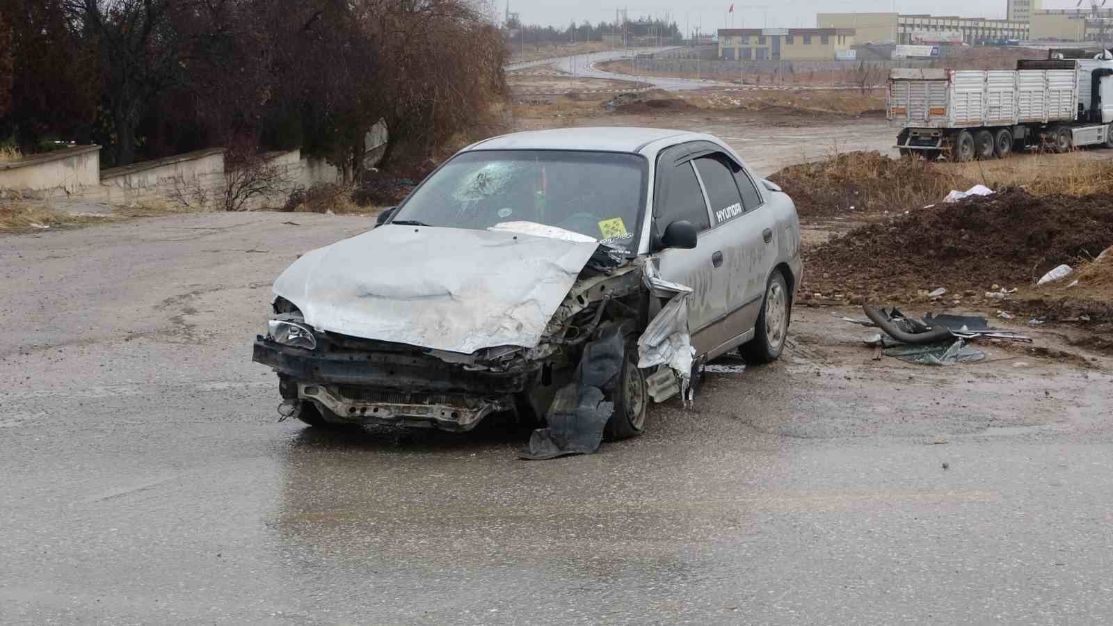 Malatya’da 6 kişinin yaralandığı kaza kameraya yansıdı
