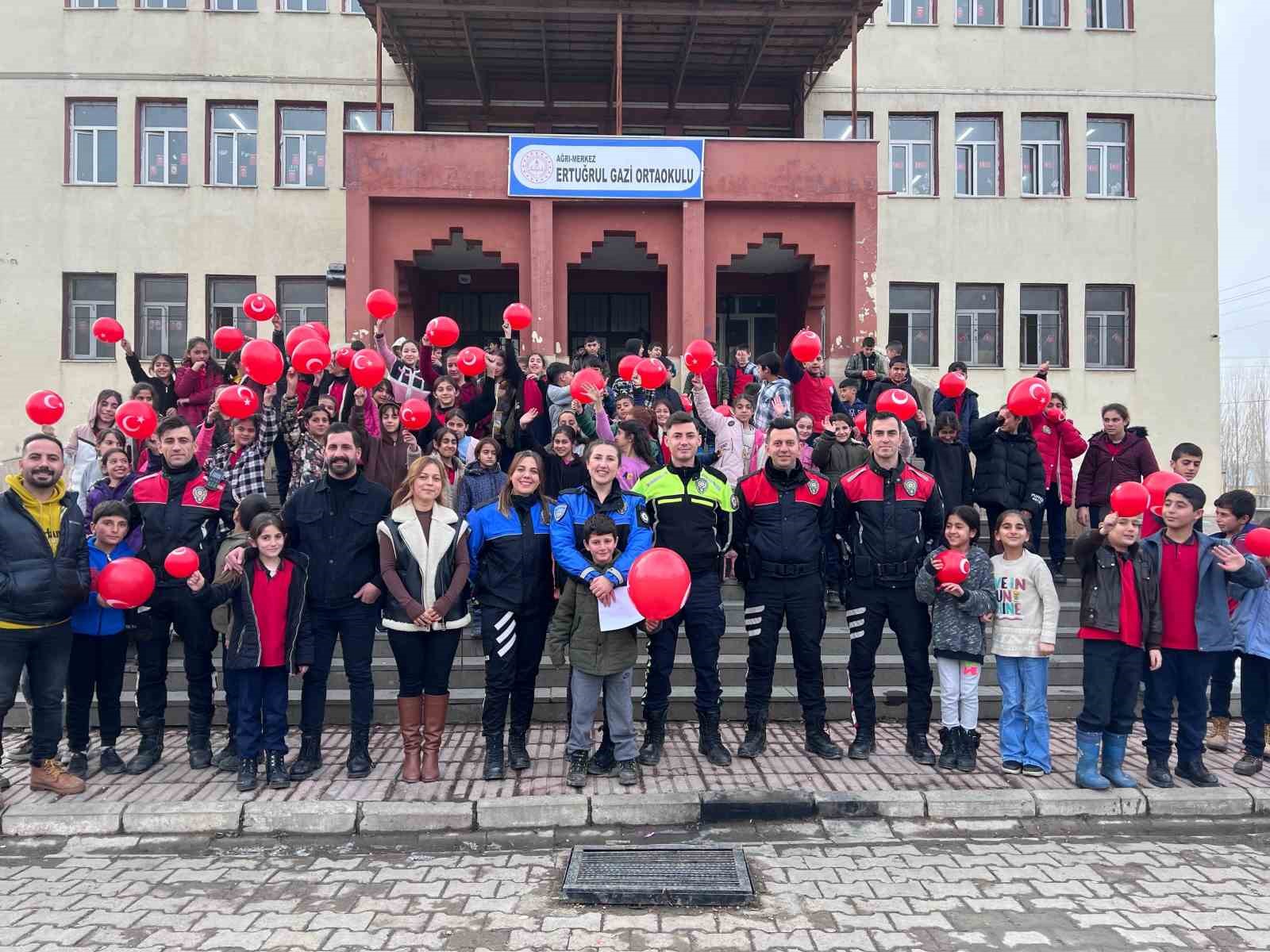 Ağrı’da 320 öğrenciye güvenlik ve polislik mesleği eğitimi verildi