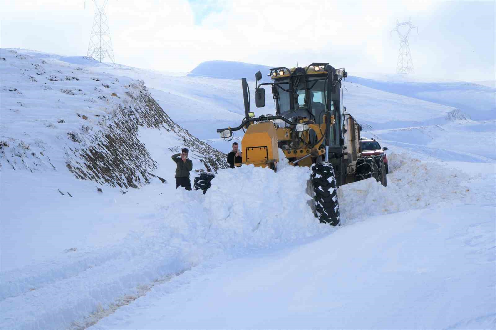 Muş’ta 210 köy yolu ulaşıma kapandı