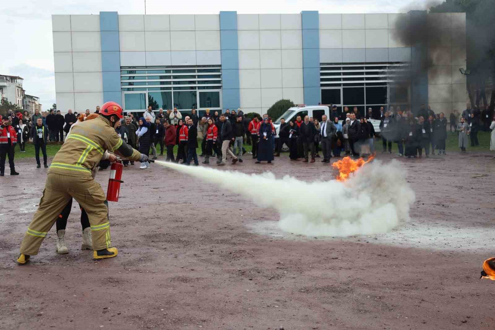 Uzmanlardan afetlere hazırlık eğitimi