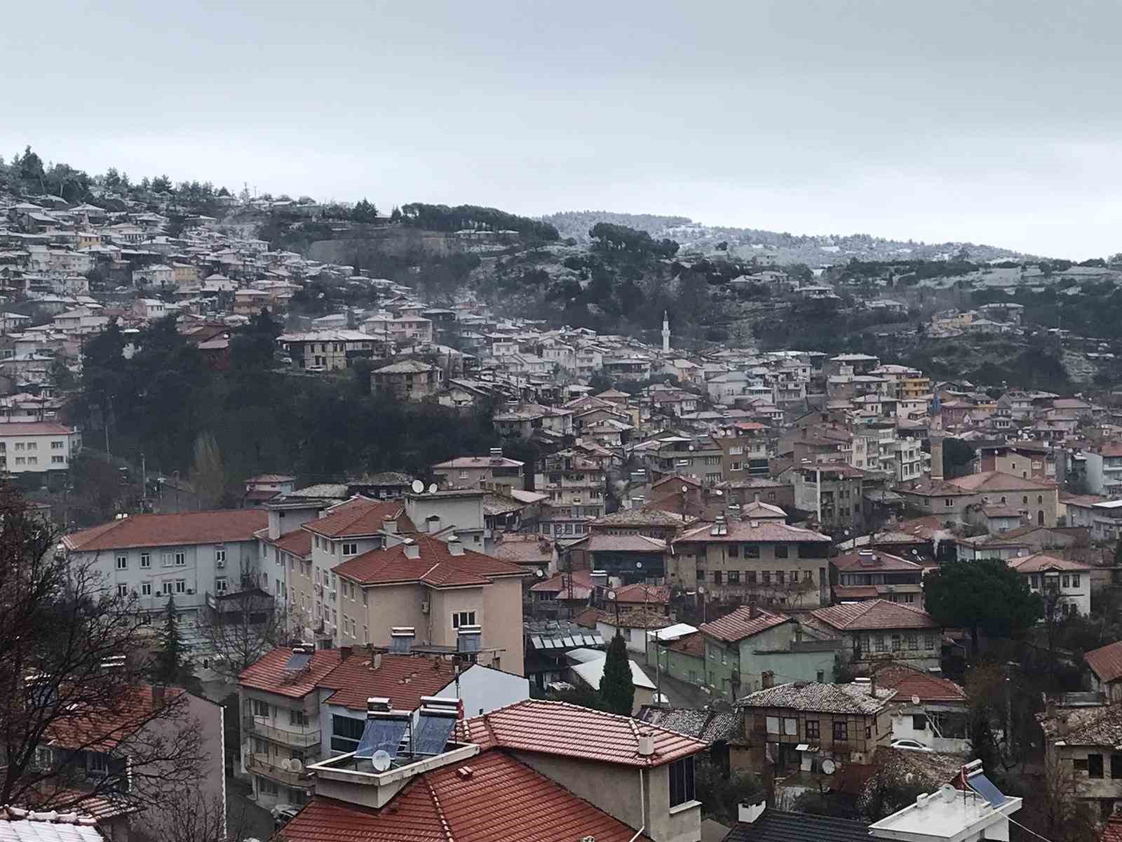 Denizli’nin yüksek kesimlerinde kar yağışı etkili oldu