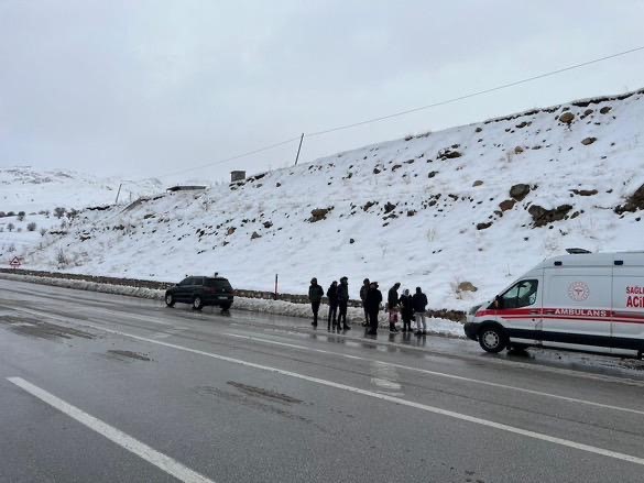 Y&uuml;ksekova&rsquo;da trafik kazası: 3 yaralı
