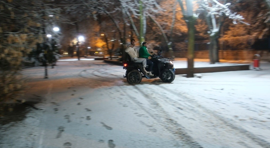 Karın keyfini ATV ile drift yaparak &ccedil;ıkardılar
