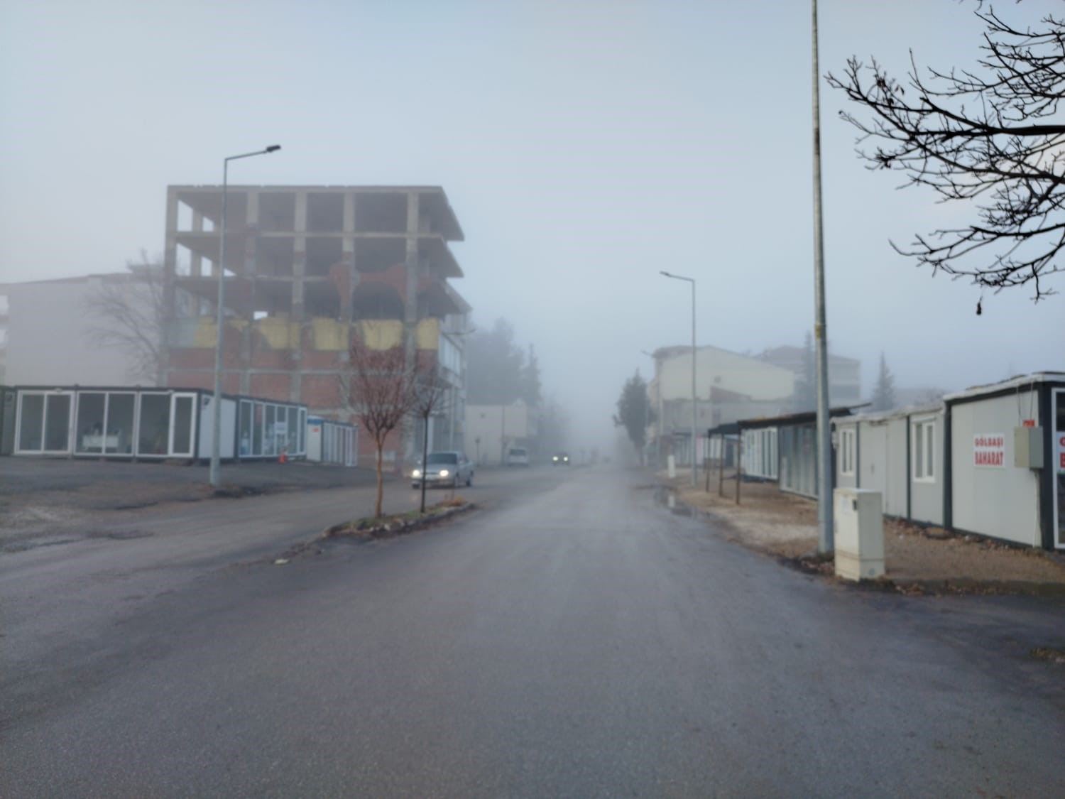 G&ouml;lbaşı&rsquo;nda sis etkili oldu
