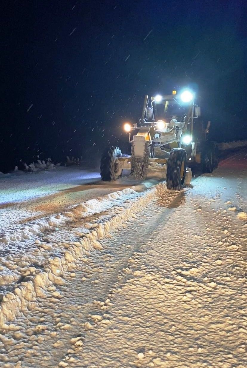 Bulanık’ta 61 yerleşim yerinin yolu ulaşıma açıldı
