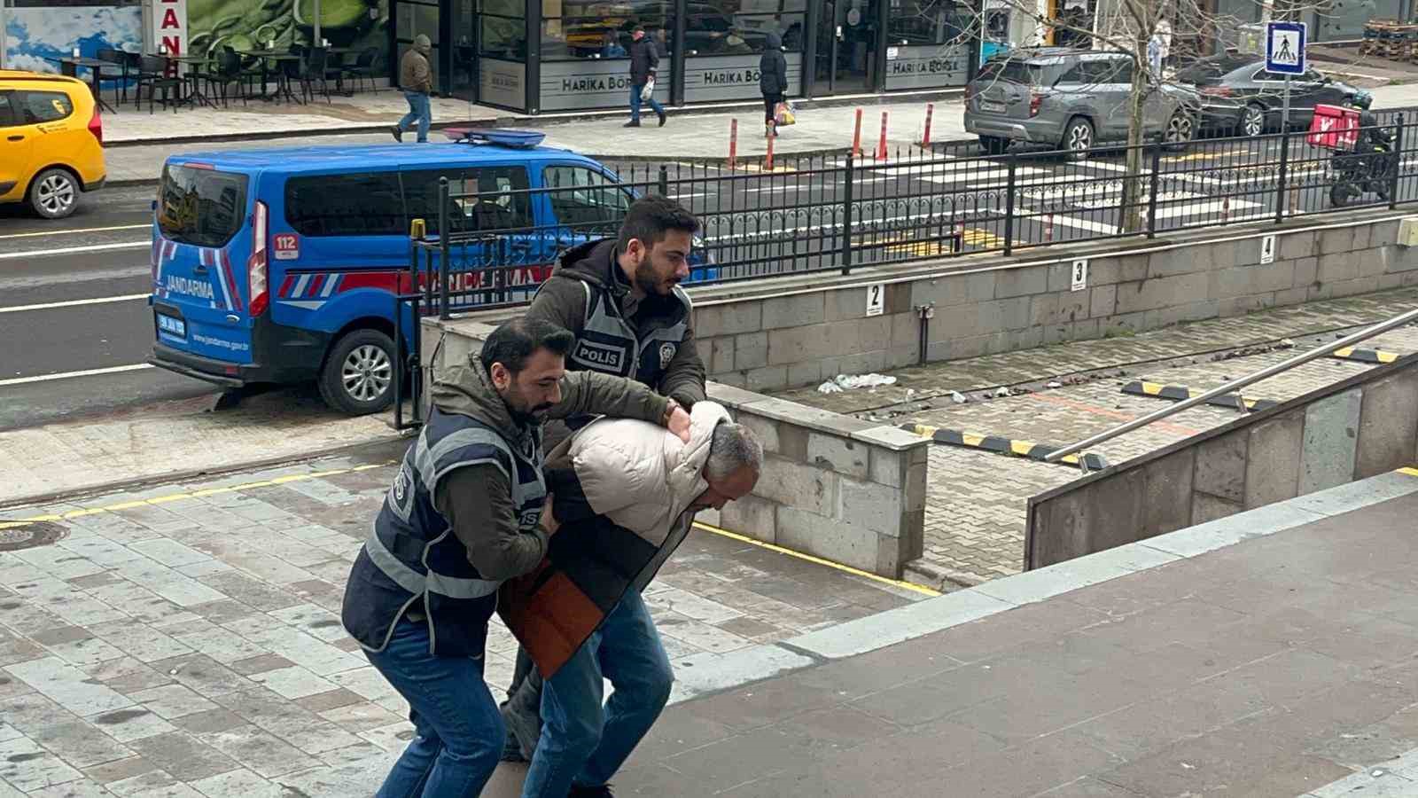 35 yıl 10 ay kesilmiş hapis cezası bulunan cezaevi firarisi yakalandı
