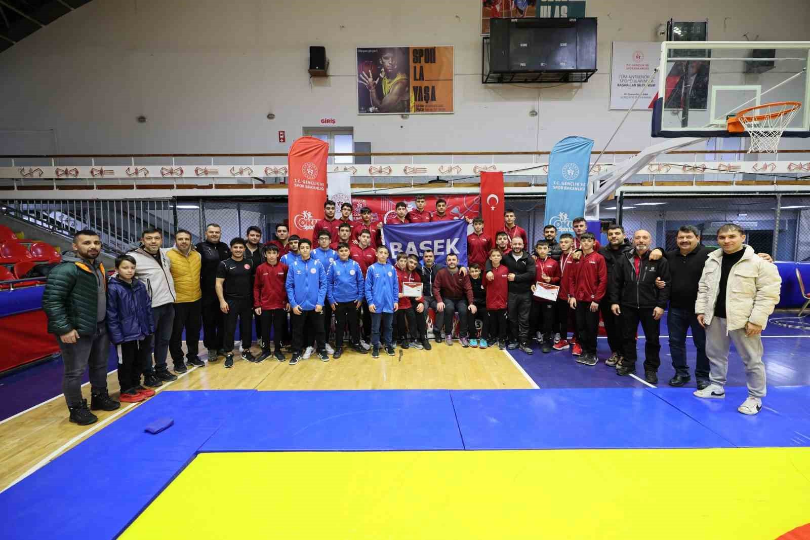 Manisa’da yapılan Okul Sporları Güreş Grup Müsabakaları sona erdi