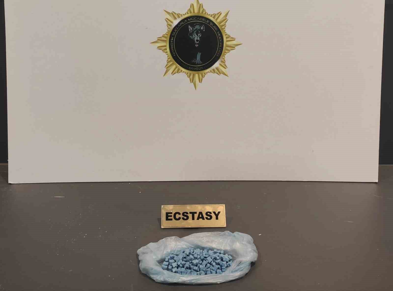 Samsun’da 165 adet ecstasy hap ele geçirildi