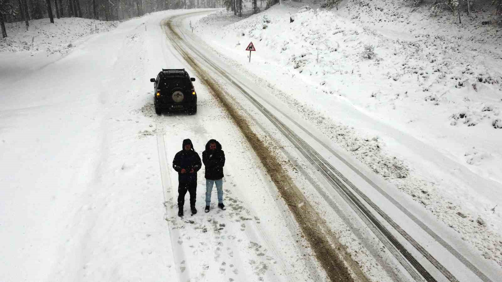 Kazdağları’nda kar yağışı yoğunlaştı, eşsiz manzaralar dronla görüntülendi
