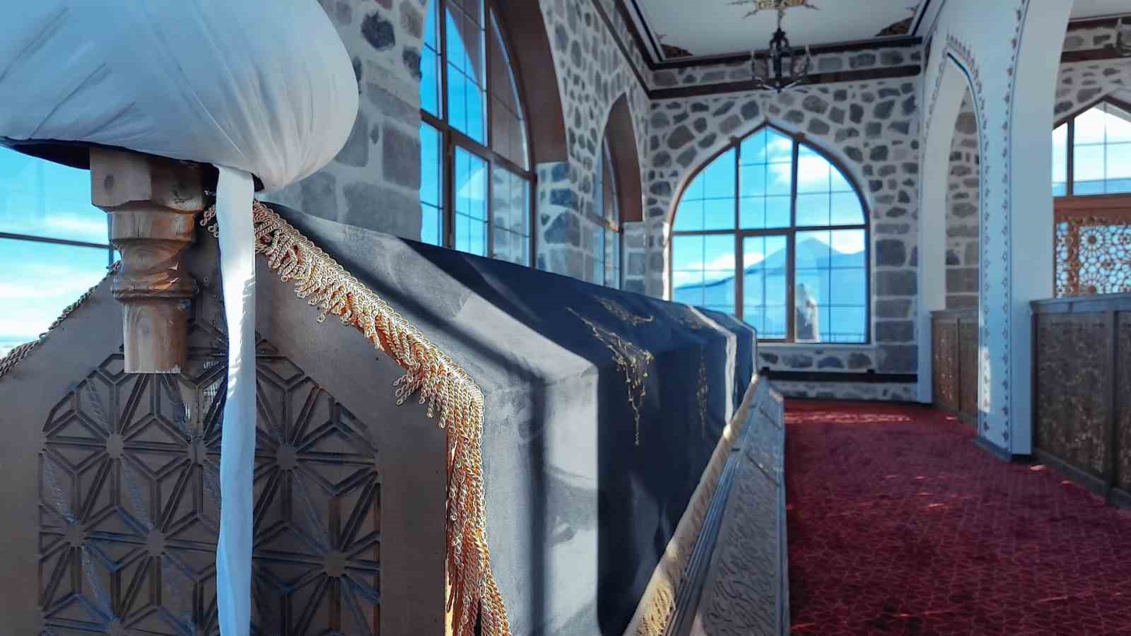 Pir Ali Baba T&uuml;rbesi yenilendi
