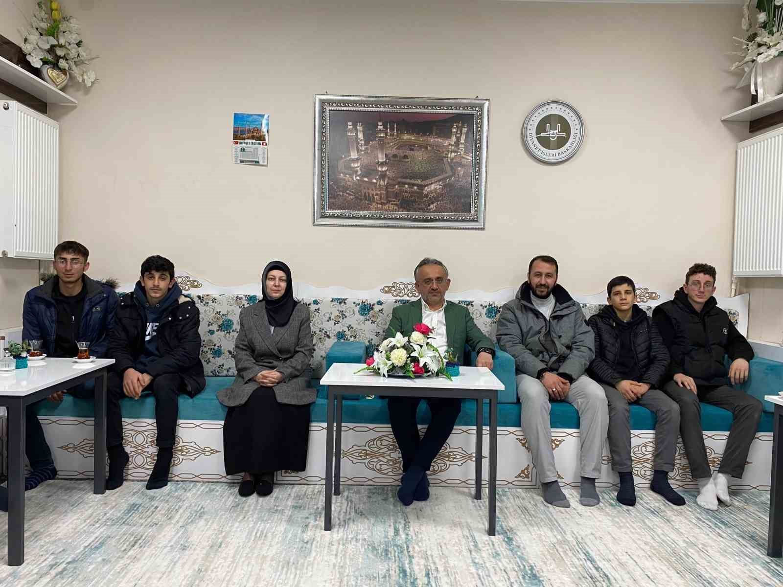 Bayburt’ta imam hatipli öğrenciler vaaz verip namaz kıldırdı
