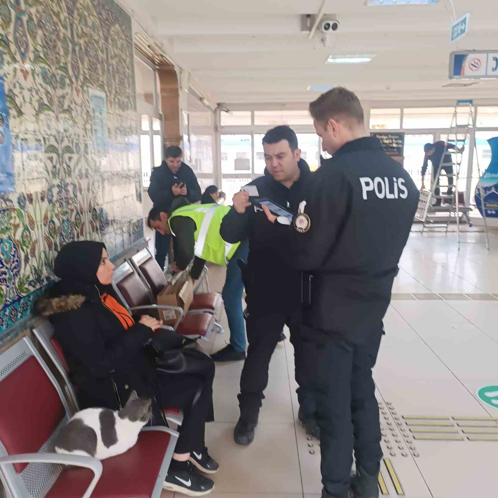 K&uuml;tahya Emniyet M&uuml;d&uuml;rl&uuml;ğ&uuml;&rsquo;nden "T&uuml;rkiye G&uuml;ven Huzur" uygulaması
