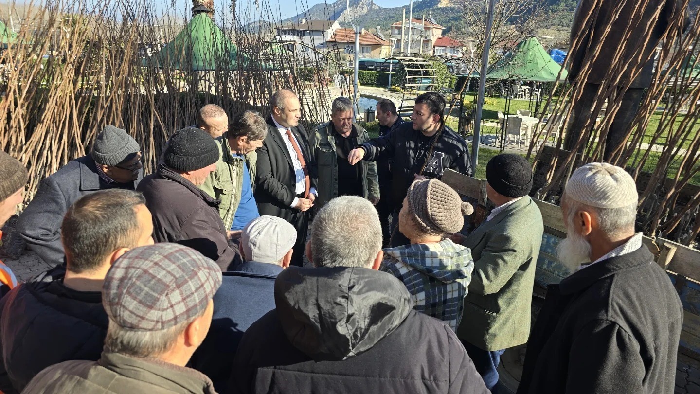 Belediye ücretsiz Trabzon Cennet Hurması fidanı dağıttı
