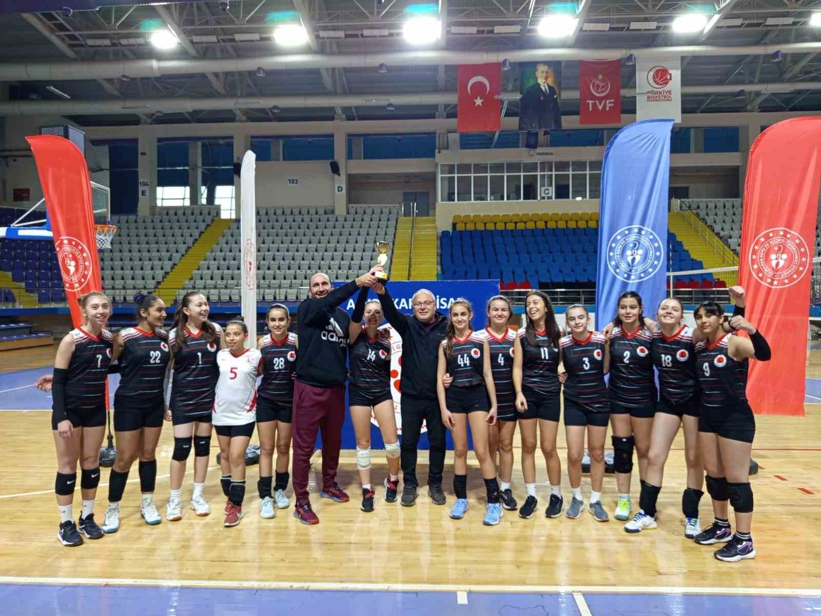 Voleybol Küçük Kızlar müsabakaları sona erdi