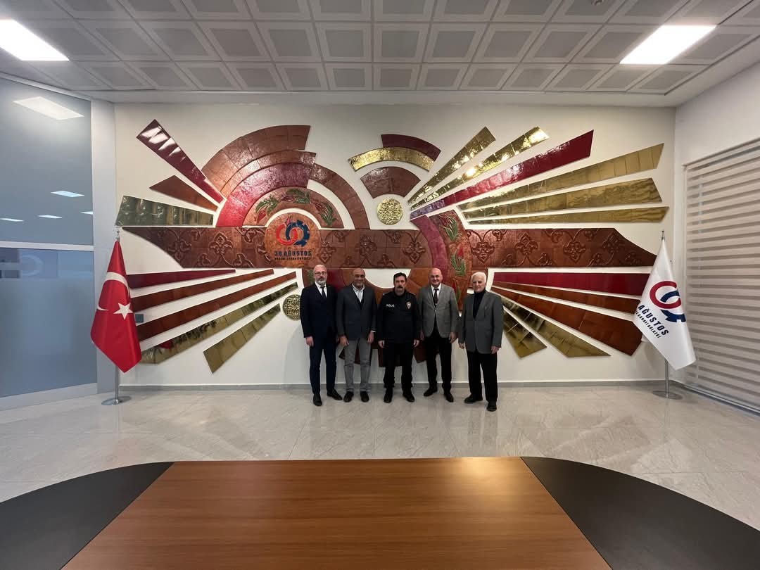 K&uuml;tahya İl Emniyet M&uuml;d&uuml;r&uuml; Osman Elbir&rsquo;den 30 Ağustos OSB&rsquo;ye ziyaret
