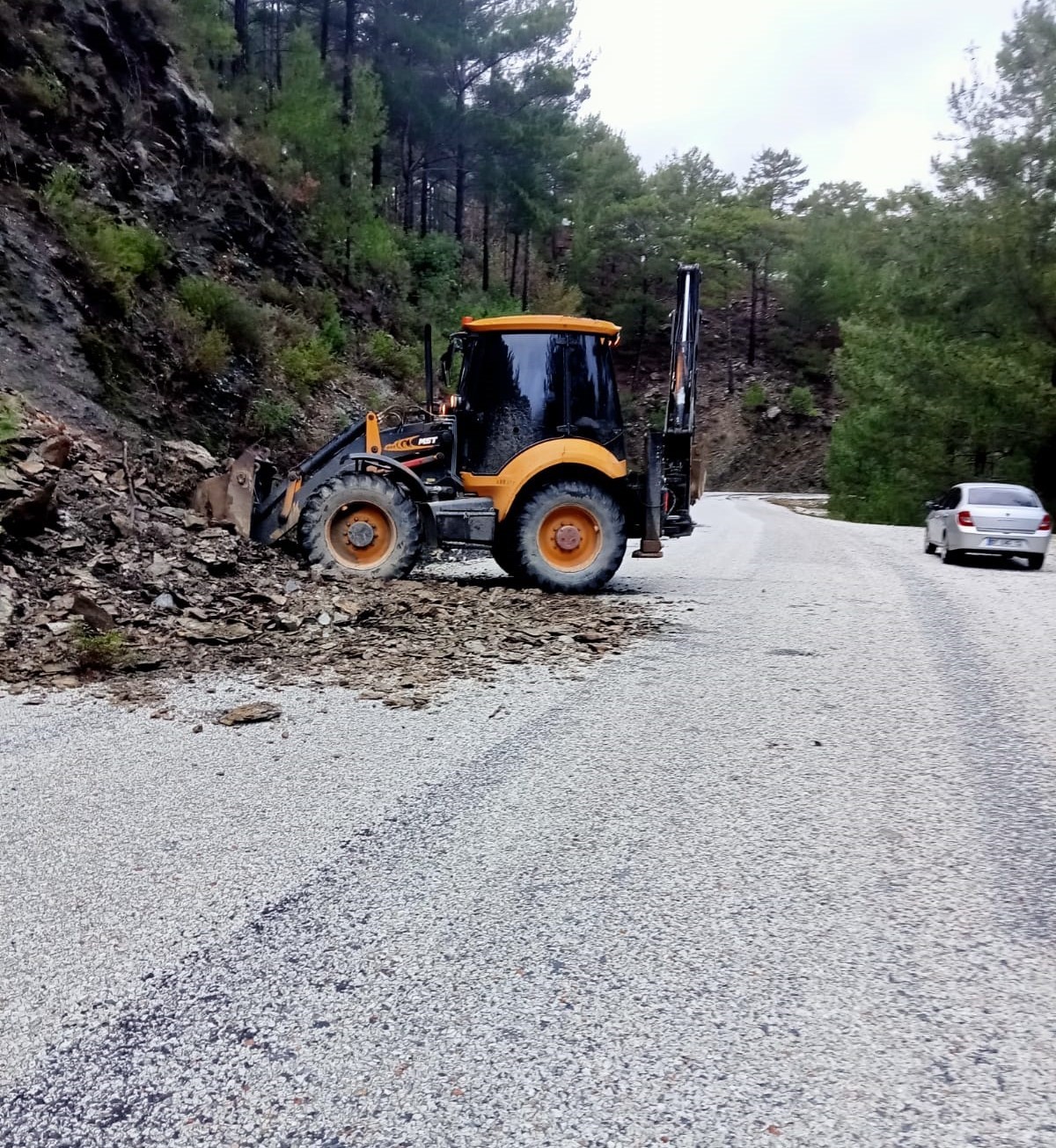 Alanya’da kuzeyde kar, güneyde heyelanla mücadele devam ediyor
