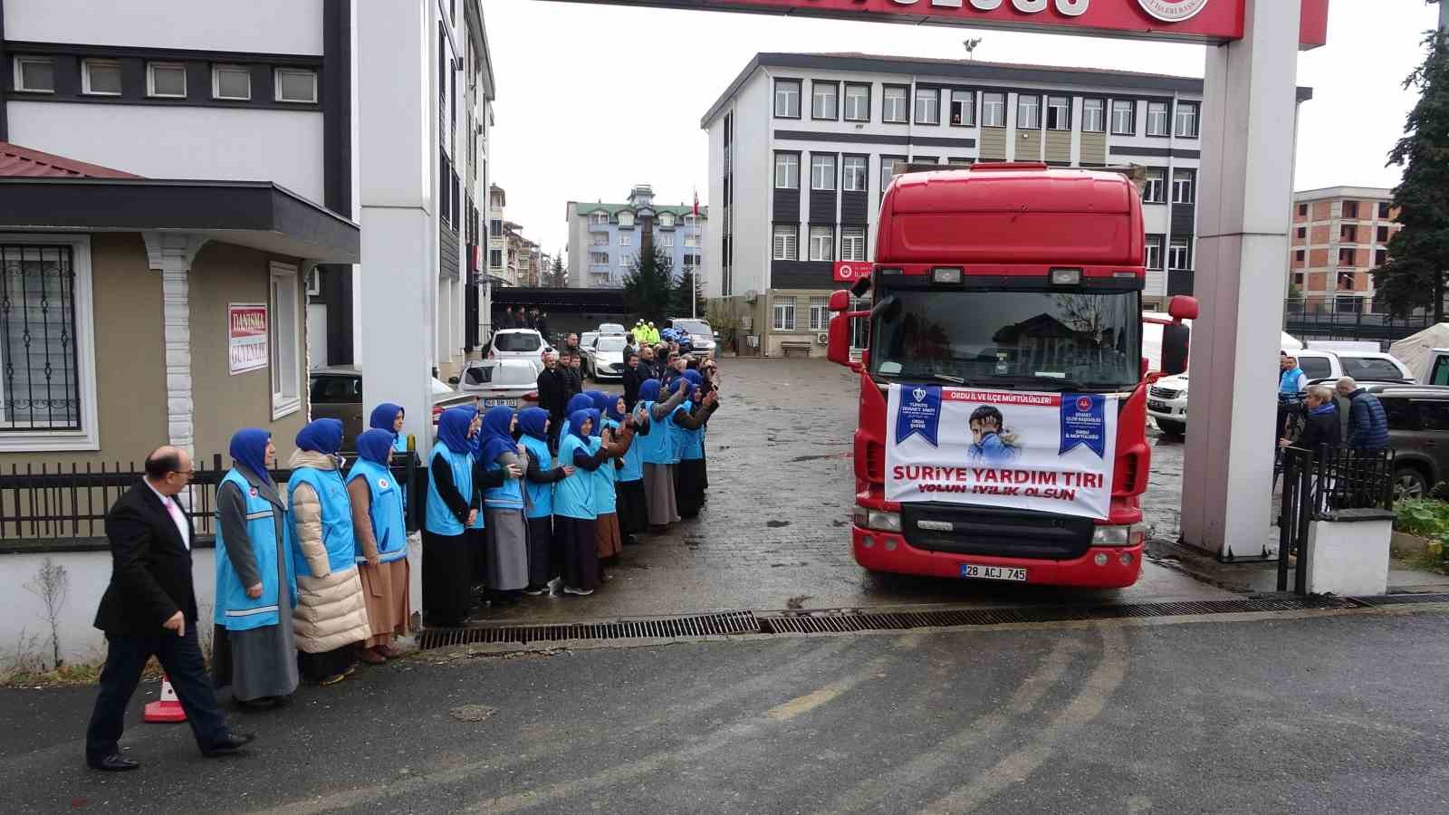 Ordu&rsquo;da Halep&rsquo;e 4 tır insani yardım malzemesi g&ouml;nderildi
