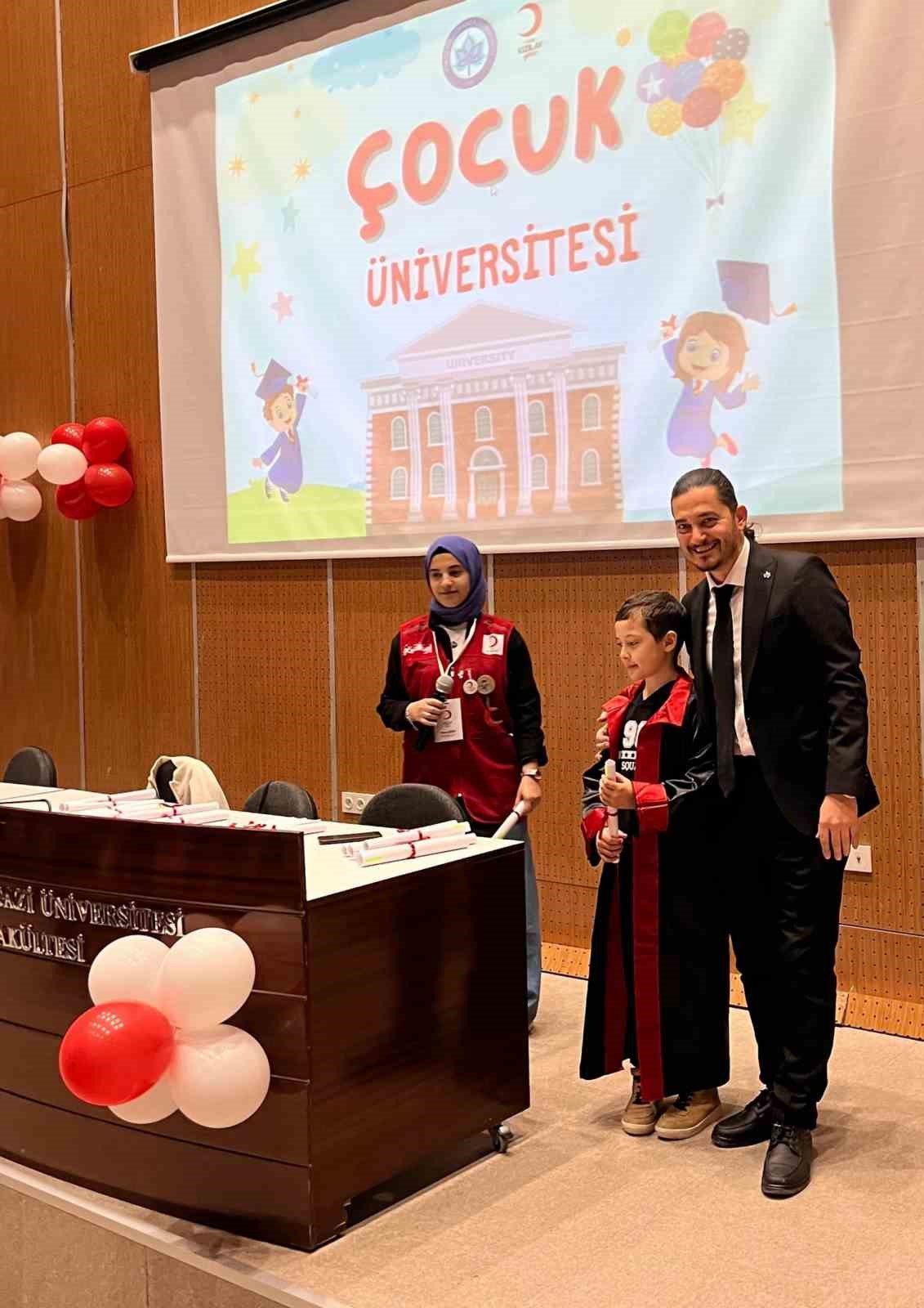 ESOG&Uuml; Gen&ccedil; Kızılay Topluluğu&rsquo;ndan &rsquo;&Ccedil;ocuk &Uuml;niversitesi&rsquo; projesi
