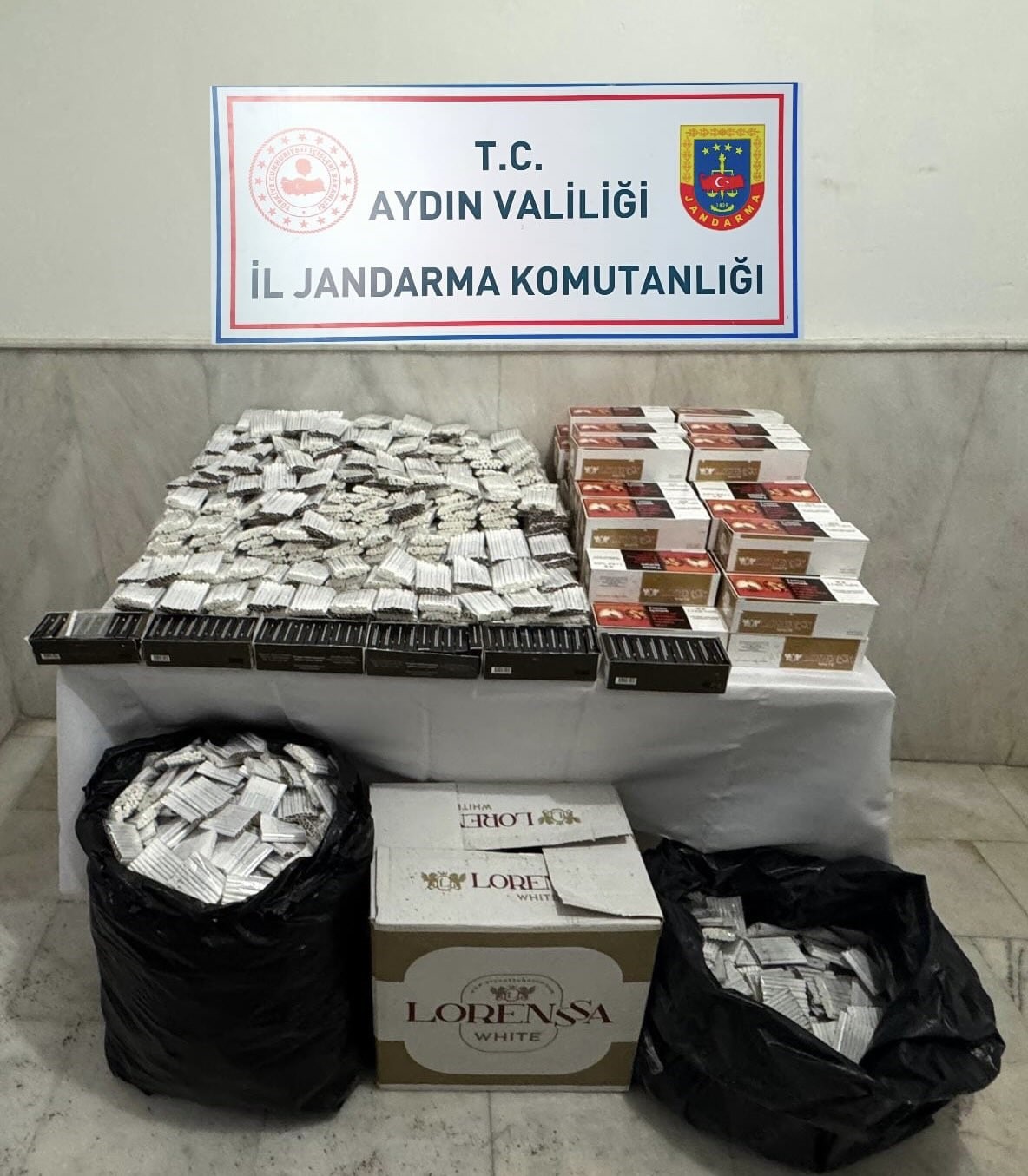 Aydın’da jandarma ekipleri 242 bin 260 tütün dolu makaron ele geçirdi
