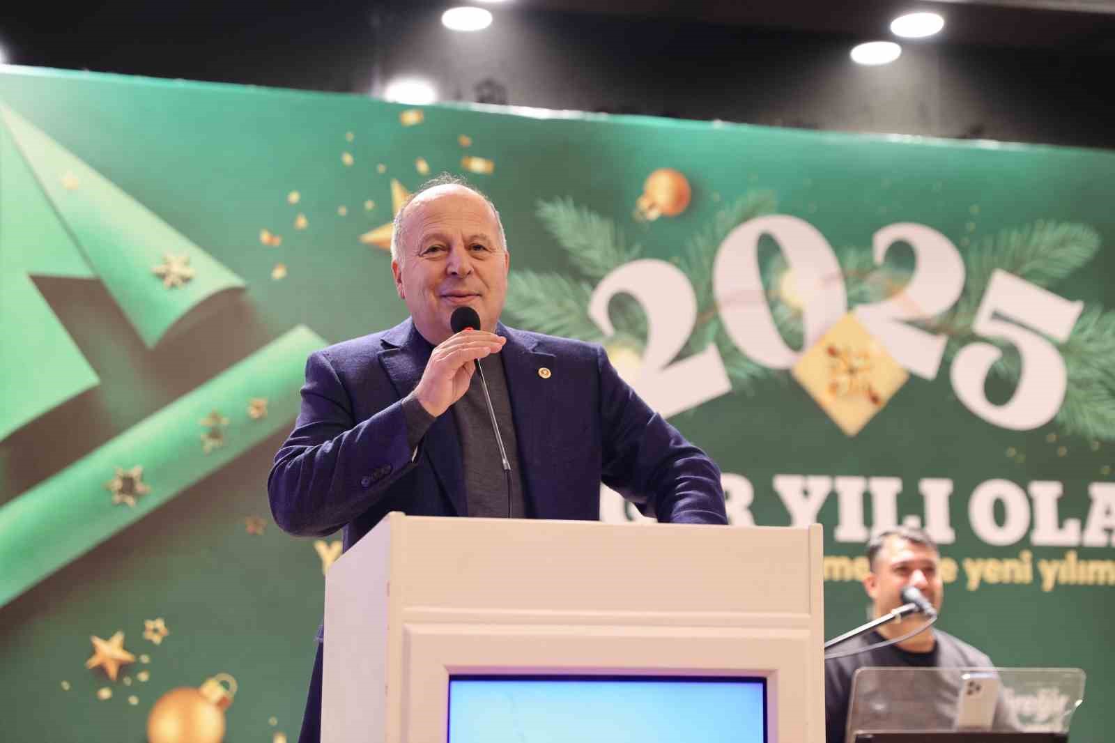 Y&uuml;reğir Belediye Başkanı Demir&ccedil;alı: "Hepimiz Y&uuml;reğir i&ccedil;in &ccedil;alışıyoruz"
