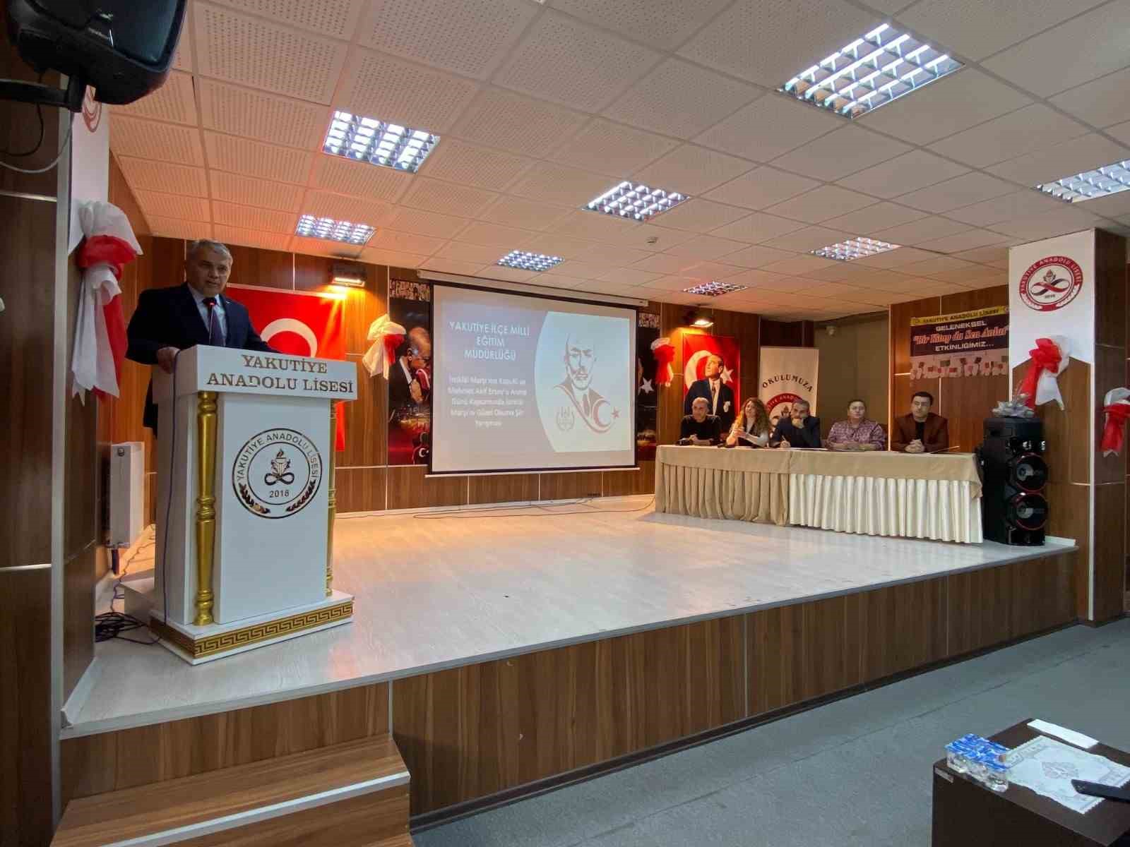 Yakutiye&rsquo;de İstikl&acirc;l Marşı&rsquo;nı g&uuml;zel okuma şiir yarışması d&uuml;zenlendi
