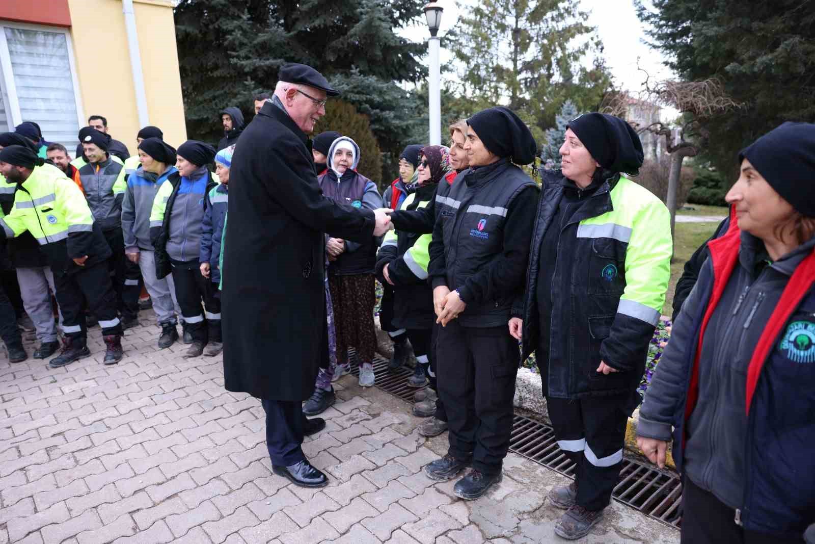 Başkan Kurt personelin yeni yılını kutladı
