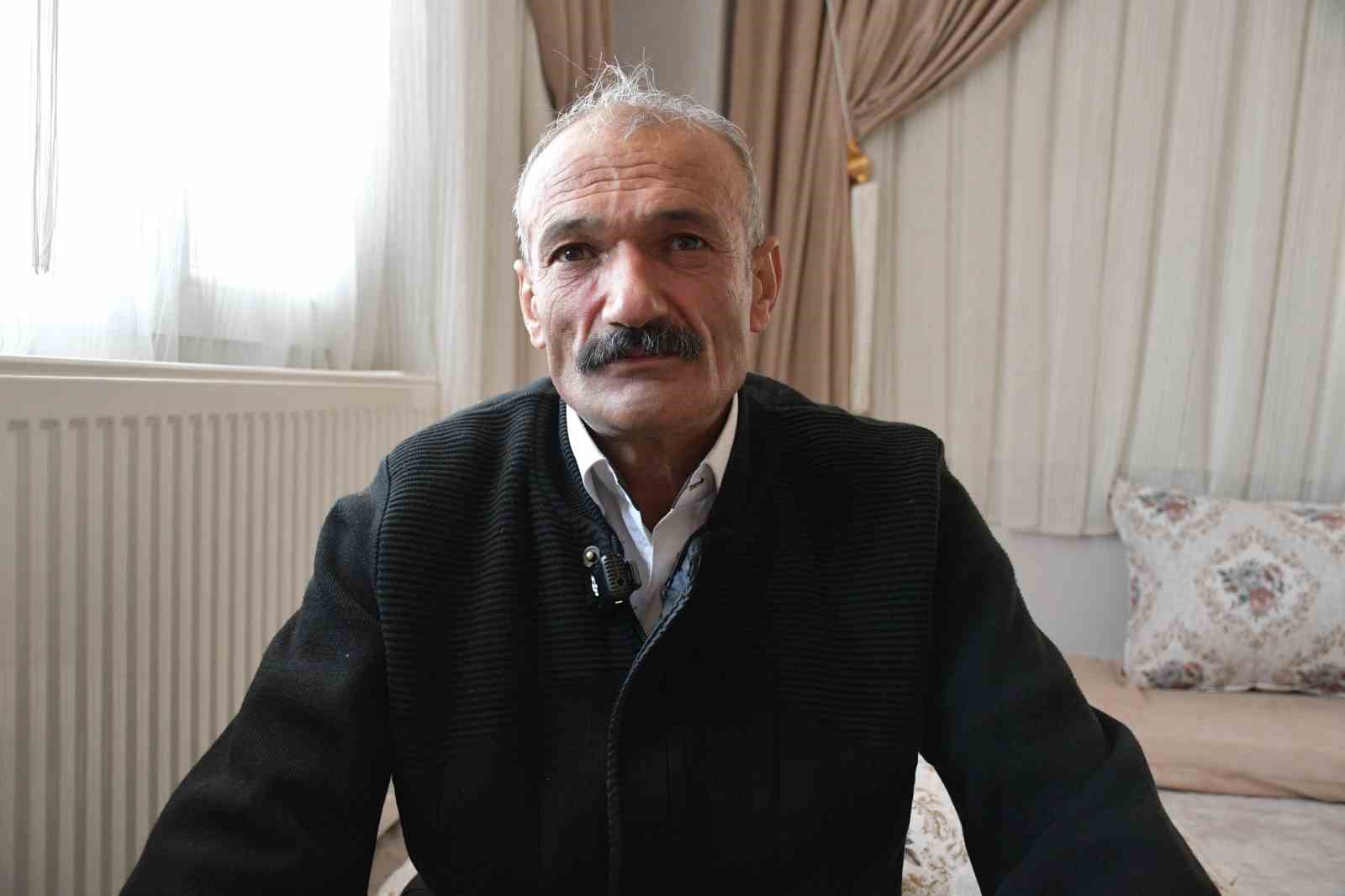 Şırnak&rsquo;ta &ccedil;ığ altından sağ kurtulan kep&ccedil;e operat&ouml;r&uuml;: "Arkadaşlarıma can bor&ccedil;luyum, komutanımız beni sırtında taşıdı"
