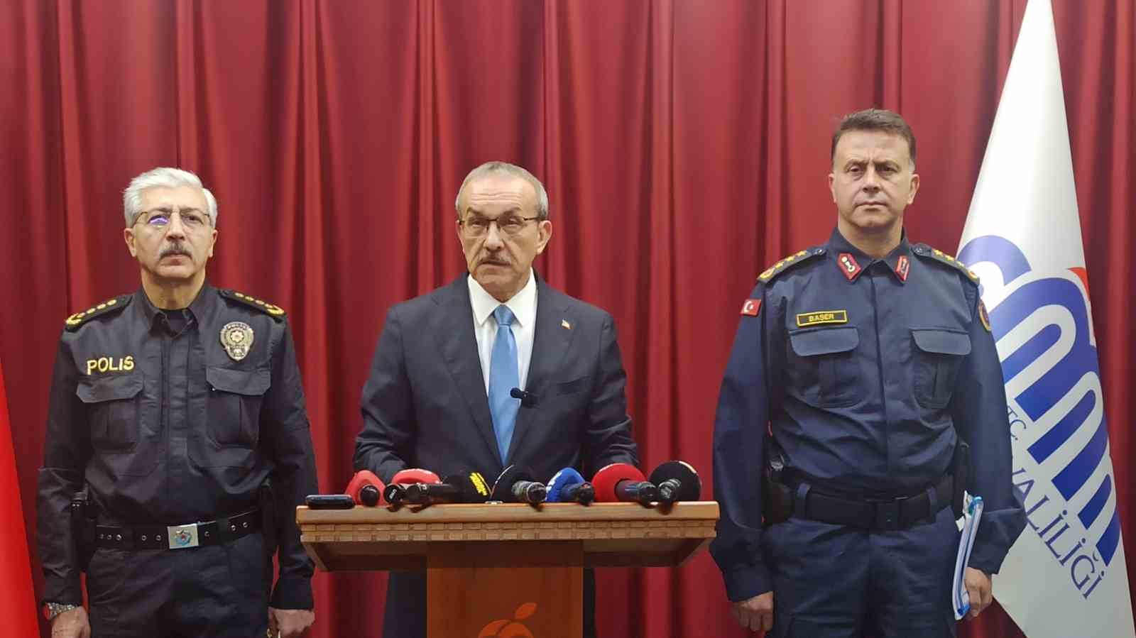 Malatya Valisi Seddar Yavuz, yılbaşı tedbirlerini a&ccedil;ıkladı
