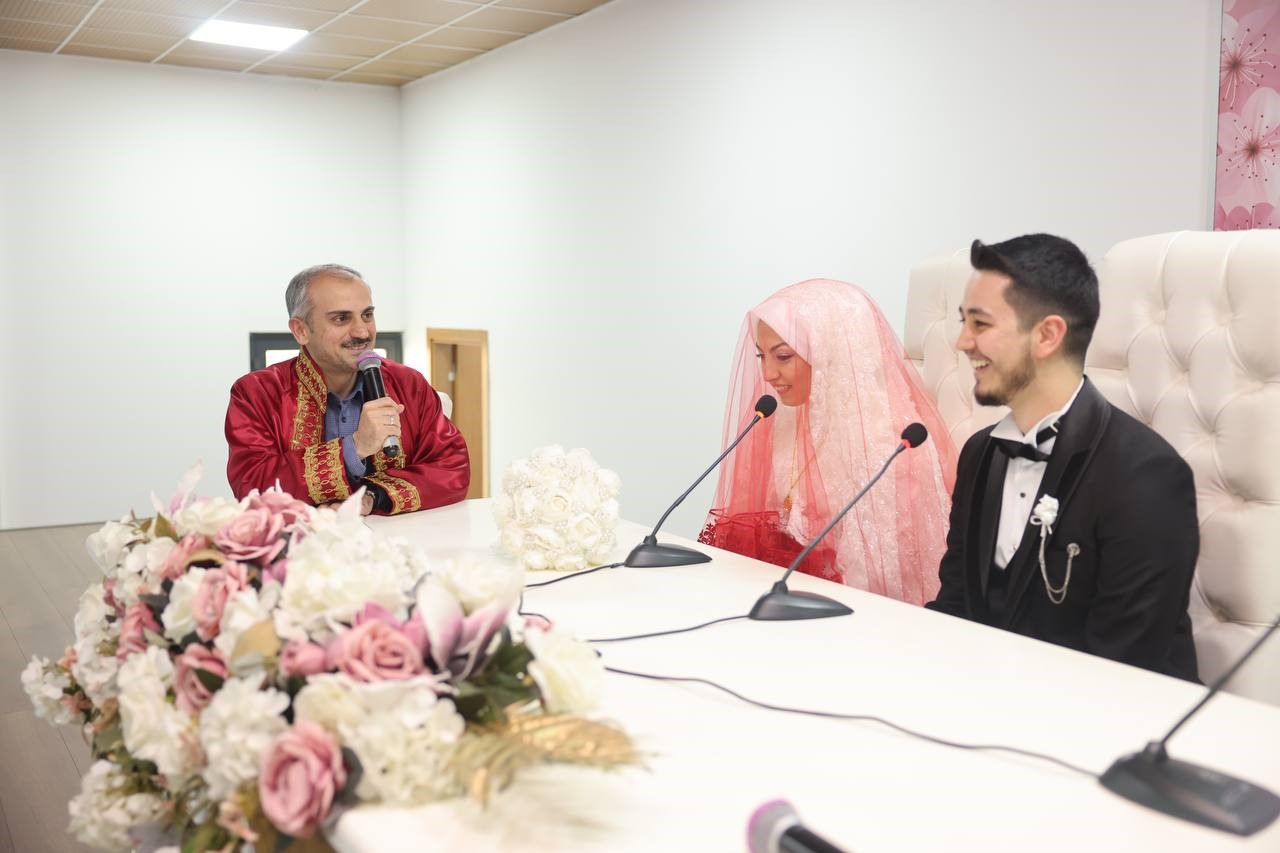 Çayırova’da bin 180 çift dünyaevine girdi