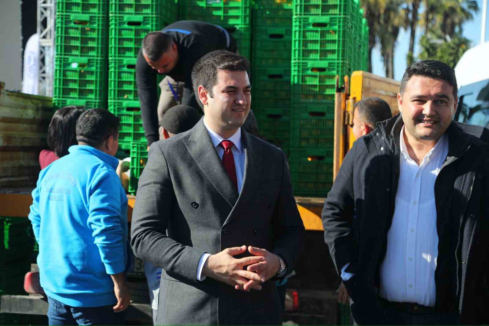 Bodrum’da 10 ton mandalina dağıtıldı
