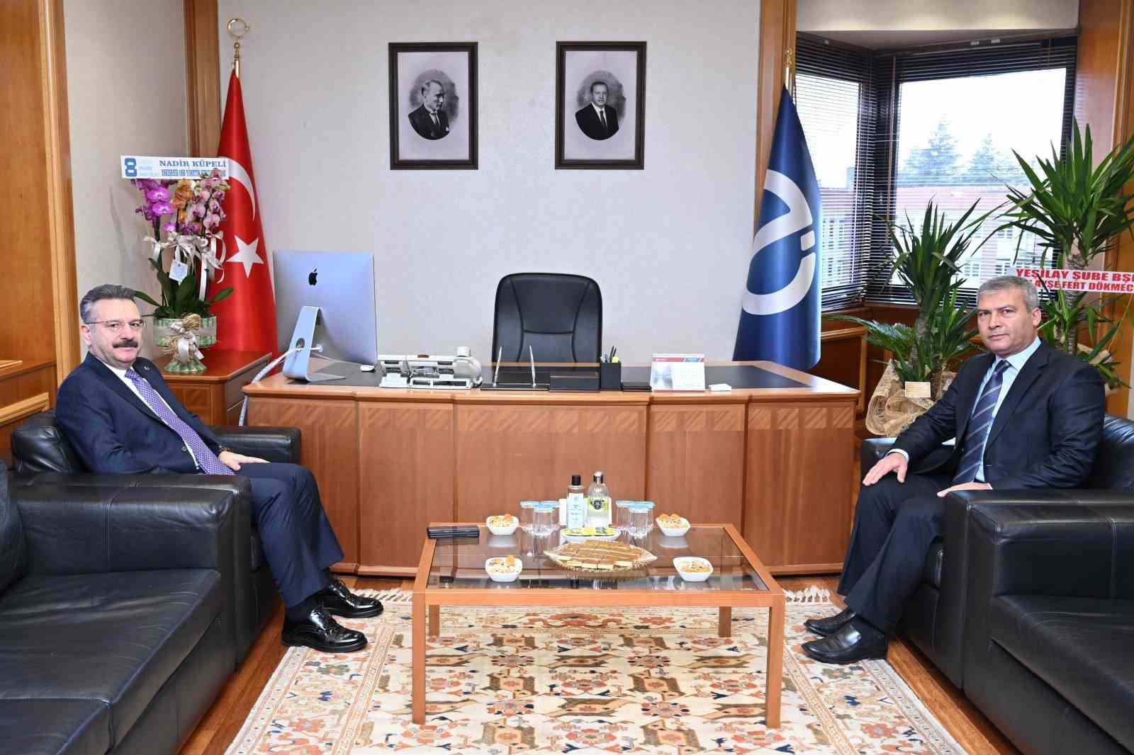 Vali Aksoy’dan Anadolu Üniversite rektörüne ziyaret